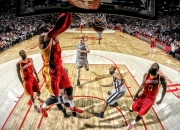 爱游戏体育-当伯纳乌的战术板遇见NBA总决赛，卢卡库的跨界接管时刻