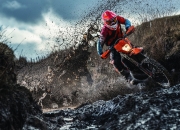 爱游戏体育-世界杯之夜，加维在焦点战中证明自己