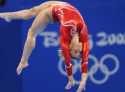 爱游戏体育官网-欧文末节19分导演逆转狂潮 鹈鹕三剑合璧提前终结黄蜂悬念