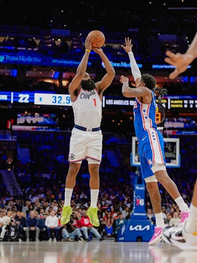 浙江队逆转广州队，哈登状态火热