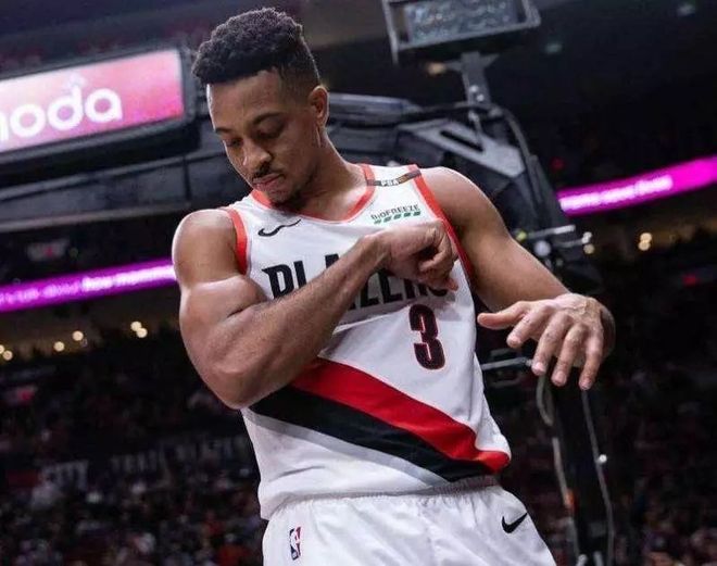 浙江队力克灰熊,麦科勒姆高光表现 浙江队力克灰熊,麦科勒姆高光表现