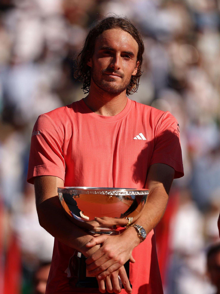 戴维斯杯力克美网，西西帕斯点燃赛场