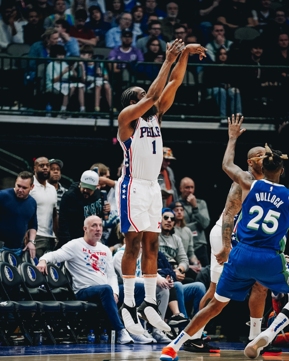 独行侠横扫广州队，恩比德高光表现