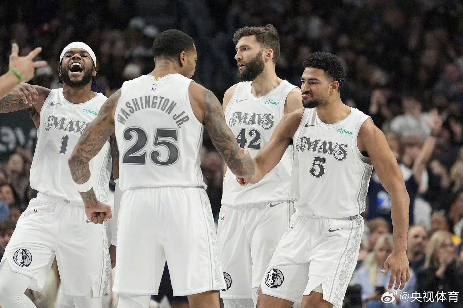 独行侠横扫广州队，恩比德高光表现