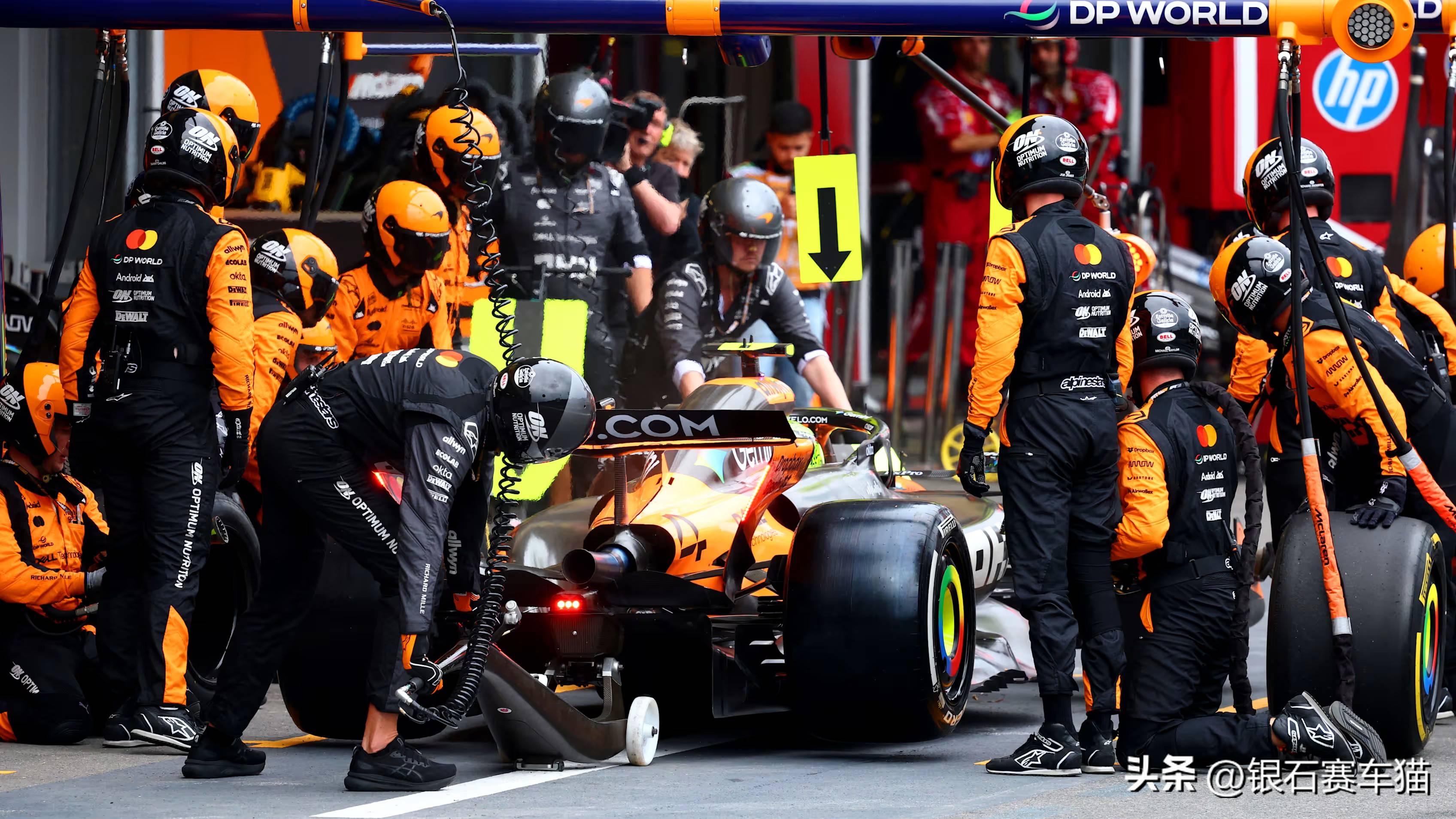 红牛车队翻盘迈凯伦，皮亚斯特里扛起全队