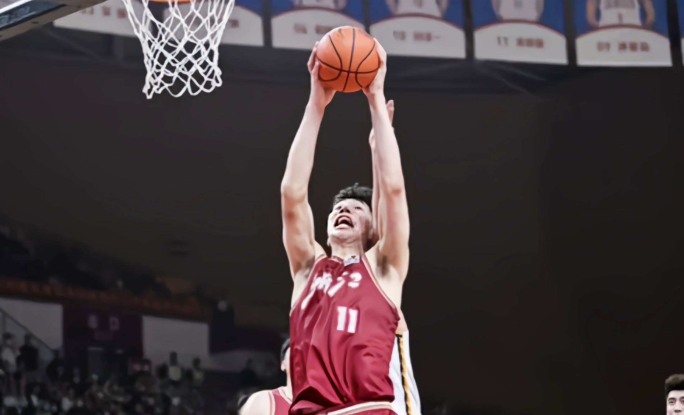 江苏队翻盘山东队，王哲林惊艳四座