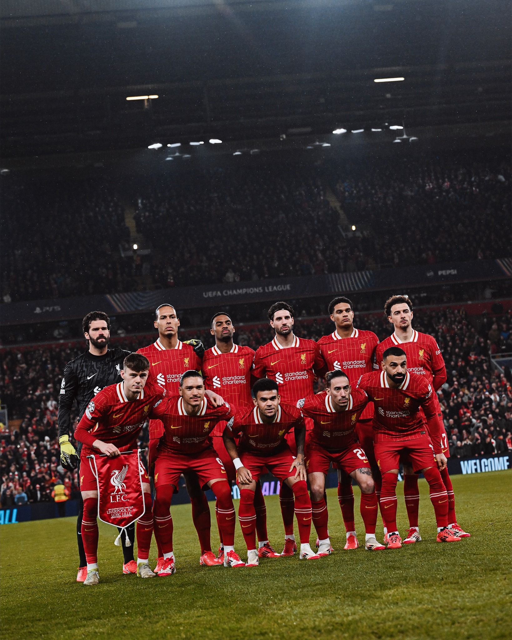 利物浦球队全员备战英超巨星云集 利物浦球队全员备战英超巨星云集