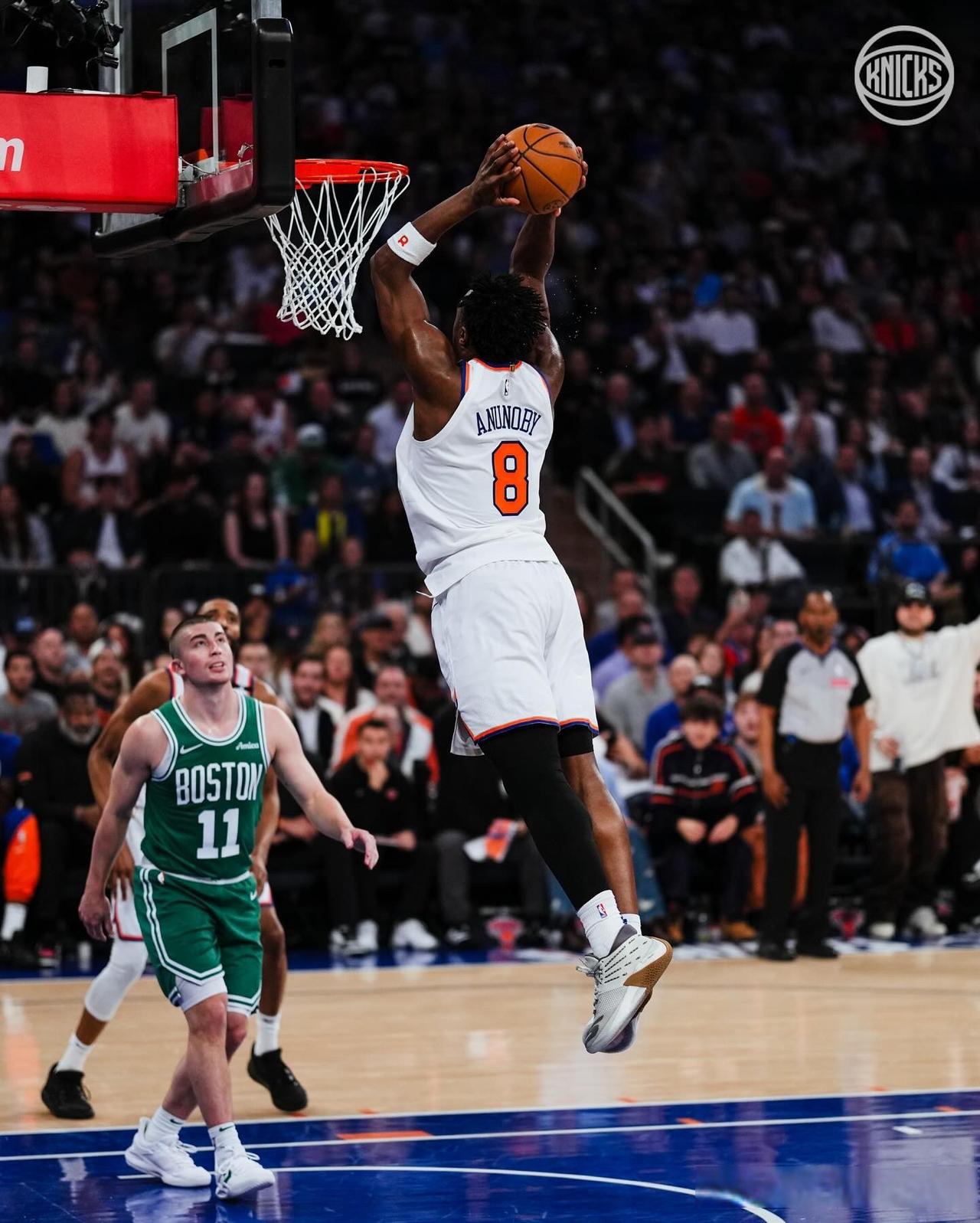 凯尔特人鏖战新疆队，布克带队取胜