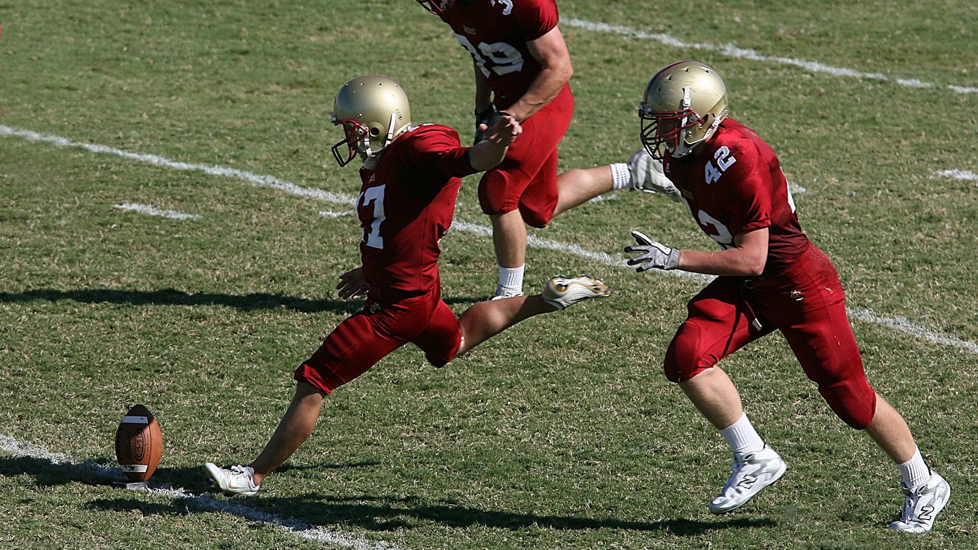 卡瓦哈尔关键一传一射，厄瓜多尔式高压足球如何让塞维利亚窒息？